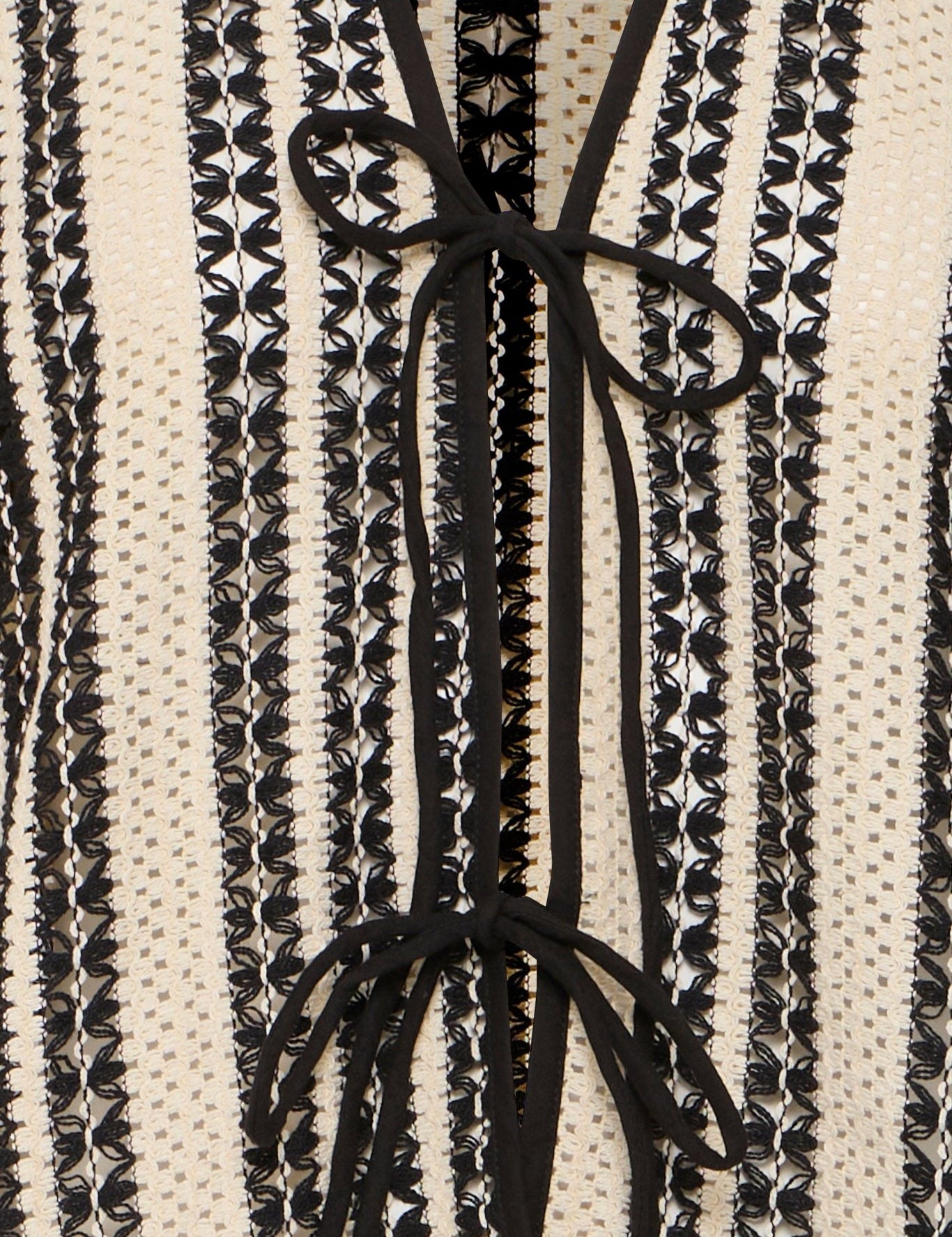Kurzärmeliger Kimono mit Streifenmuster & Bindebändern - Blossom Hair & Fashion
