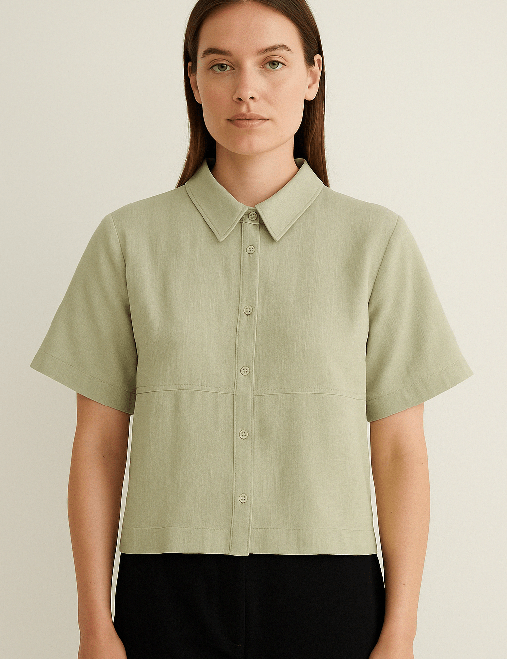 Kurzärmlige Bluse mit Kragen - Blossom Hair & Fashion