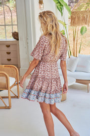Kurzes Boho - Kleid mit Volants und Tupfenprint - Blossom Hair & Fashion