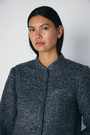 Kurzjacke in Grau mit Struktur - Blossom Hair & Fashion