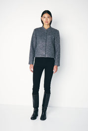 Kurzjacke in Grau mit Struktur - Blossom Hair & Fashion