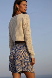 Leichte Viskose - Shorts mit Blumenprint in Blau - Blossom Hair & Fashion