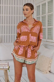 Leichtes Kurzarm - Hemd mit Print – Sommerlicher Boho - Look - Blossom Hair & Fashion