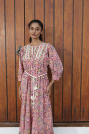 Leichtes Langarm - Kleid mit Vintage - Print – Boho - Stil in Fuchsia - Blossom Hair & Fashion