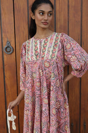 Leichtes Langarm - Kleid mit Vintage - Print – Boho - Stil in Fuchsia - Blossom Hair & Fashion