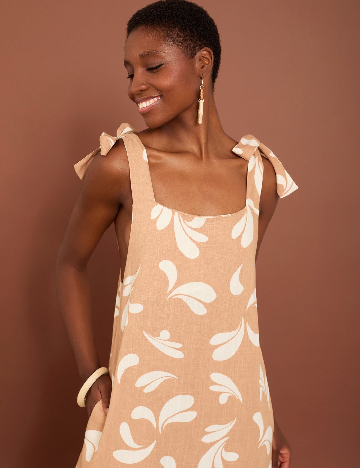 Luftiges Maxikleid mit Schleifen aus Viskose & Leinen - Blossom Hair & Fashion