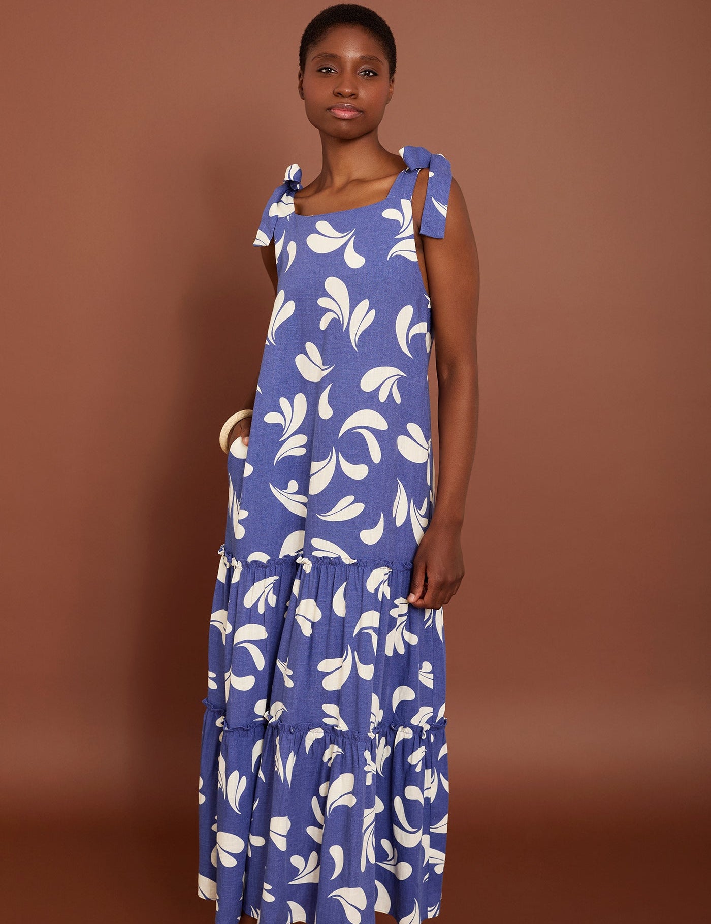 Luftiges Sommerkleid mit Schleifendetails aus Viskose & Leinen - Blossom Hair & Fashion