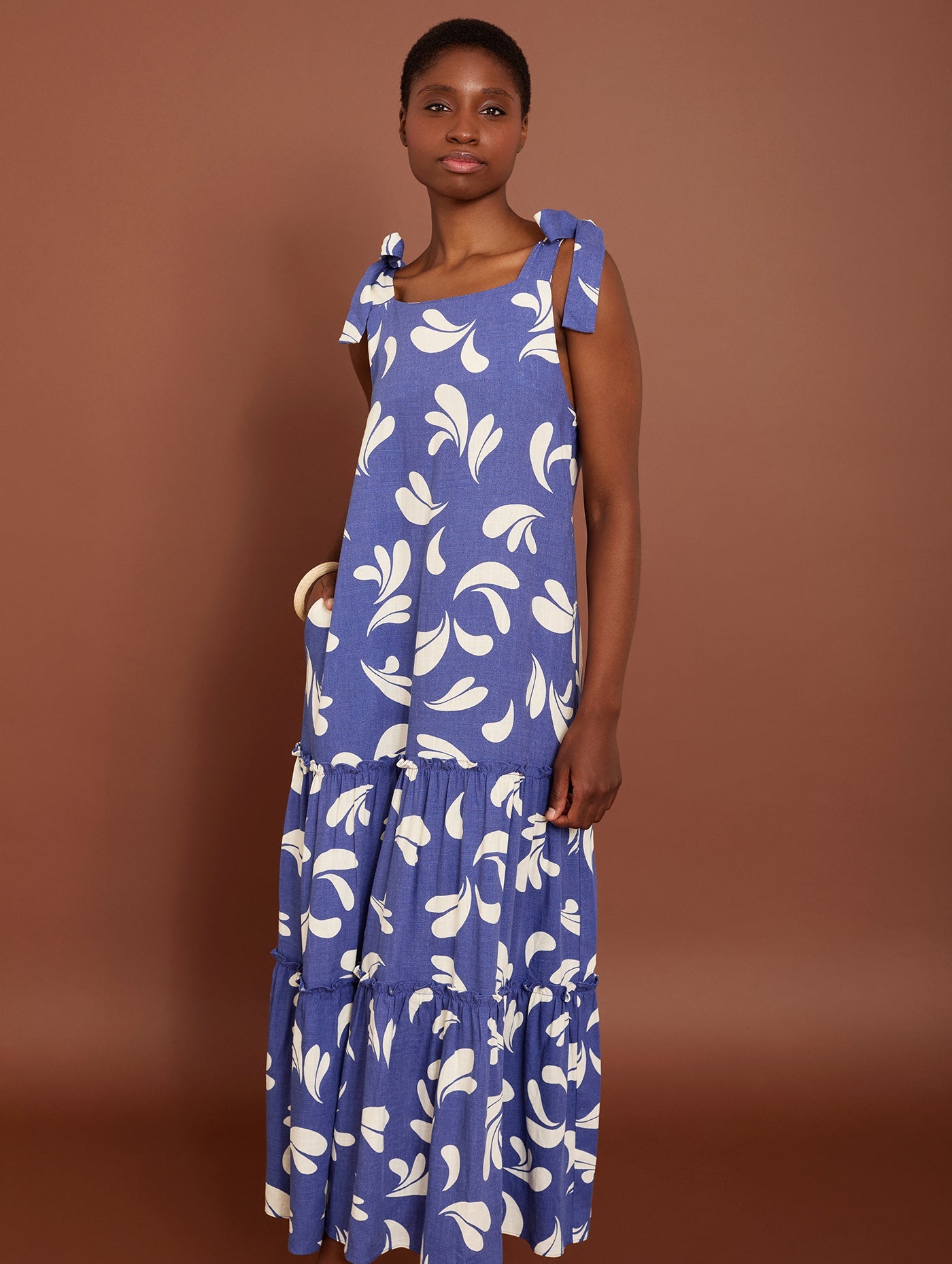 Luftiges Sommerkleid mit Schleifendetails aus Viskose & Leinen - Blossom Hair & Fashion