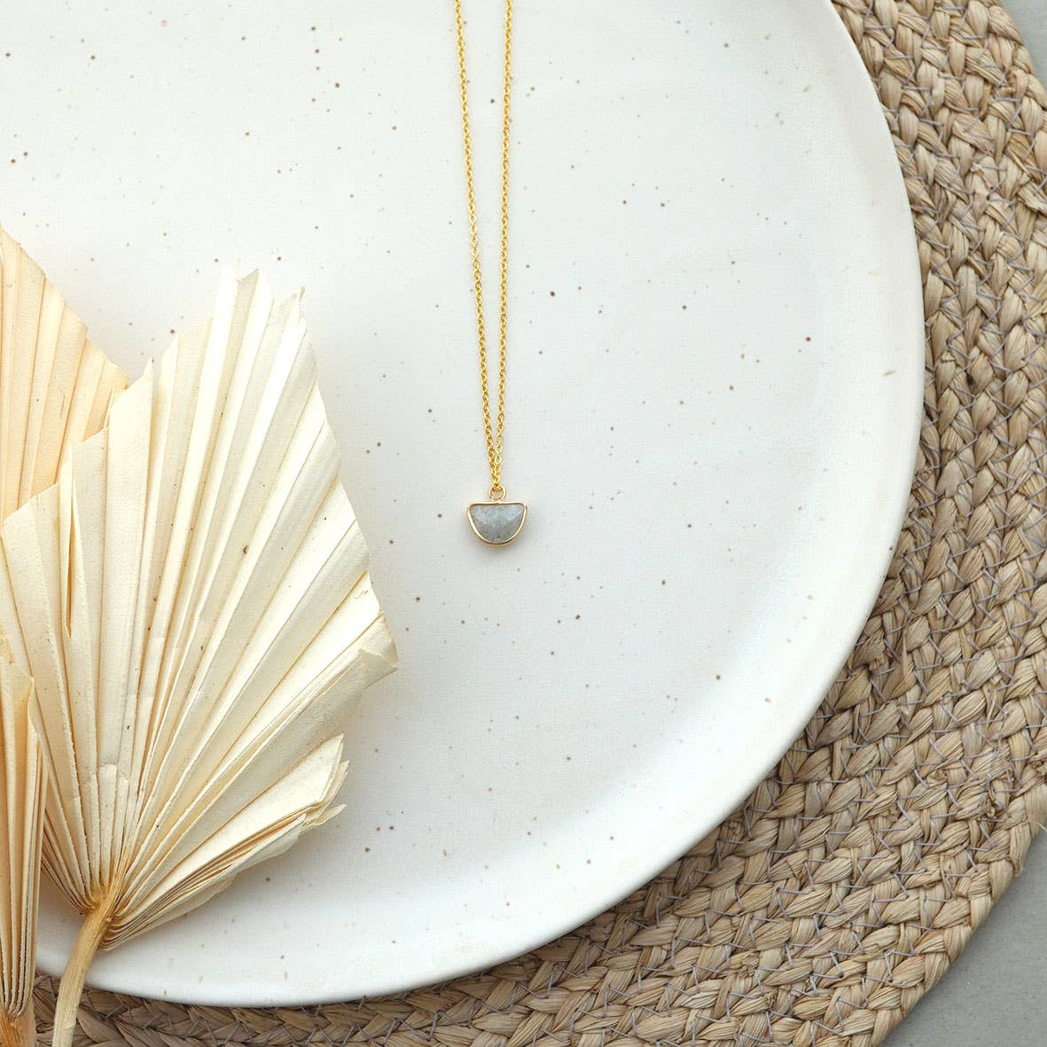 LUNA Kette mit Labradorit – Zeitlose Eleganz - Blossom Hair & Fashion