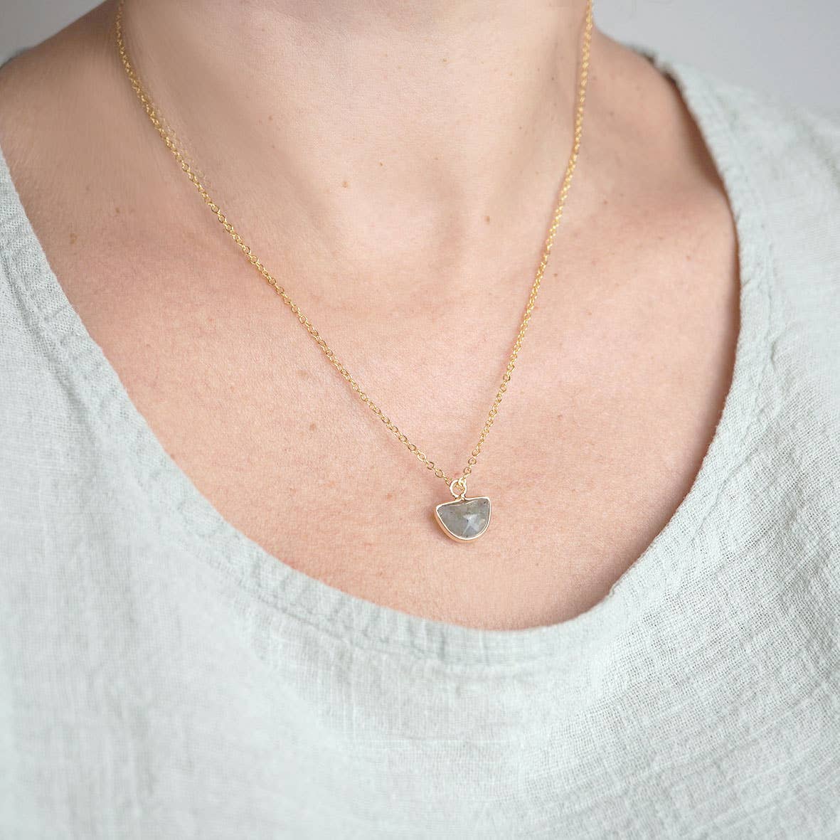 LUNA Kette mit Labradorit – Zeitlose Eleganz - Blossom Hair & Fashion