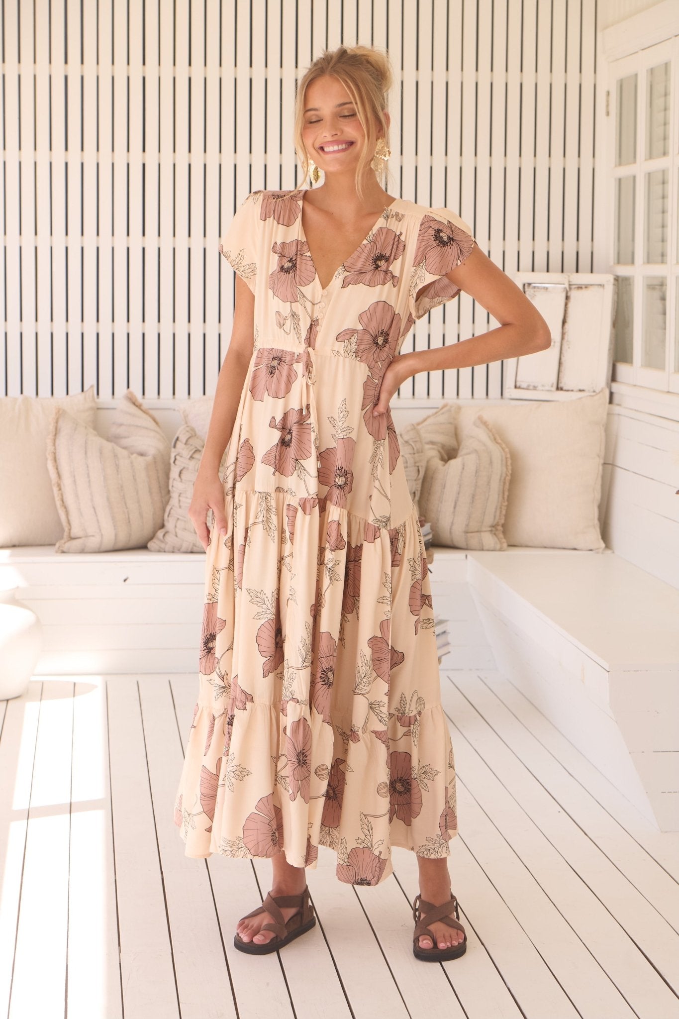 Maxikleid April mit Blumenmuster und V - Ausschnitt - Blossom Hair & Fashion
