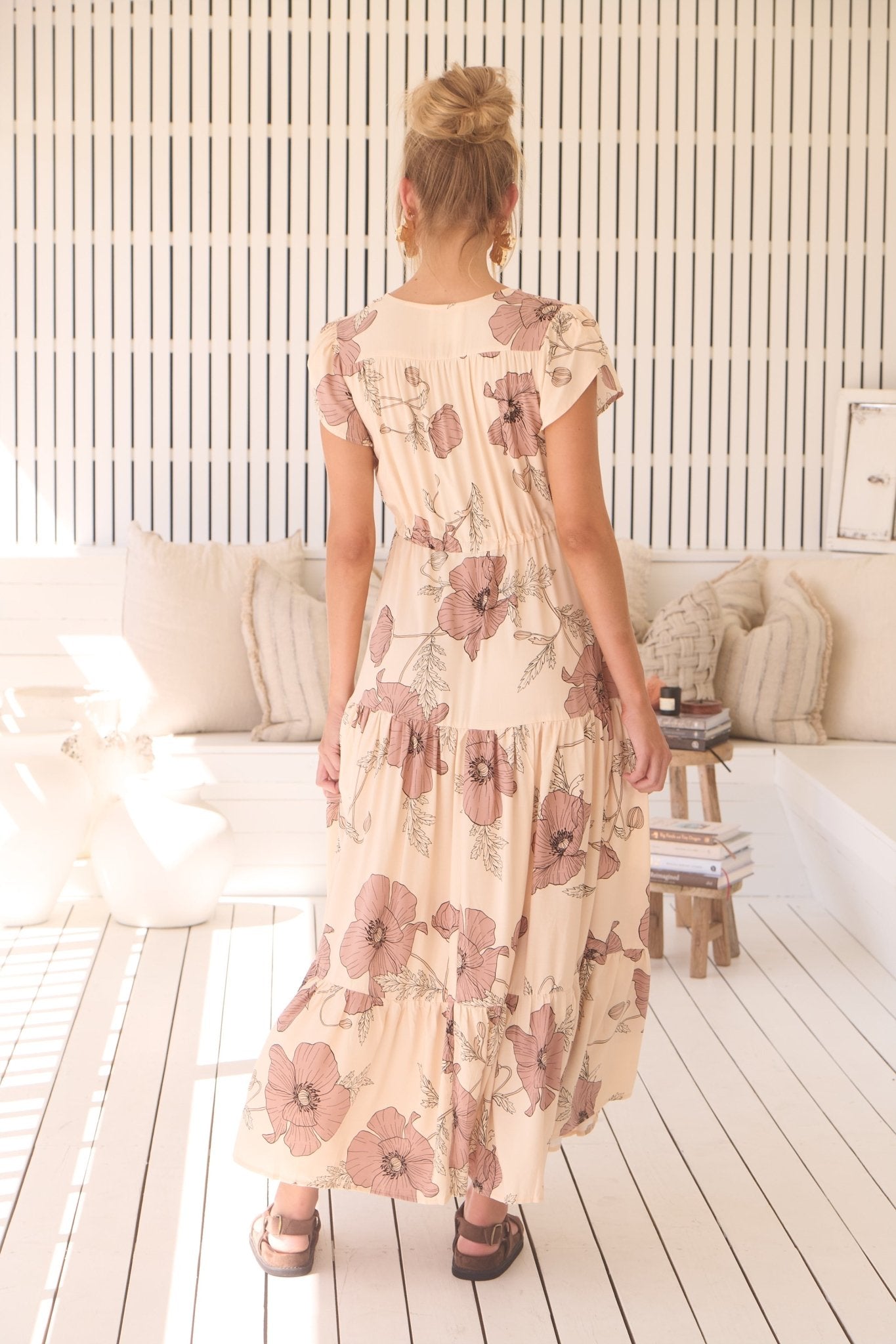 Maxikleid April mit Blumenmuster und V - Ausschnitt - Blossom Hair & Fashion