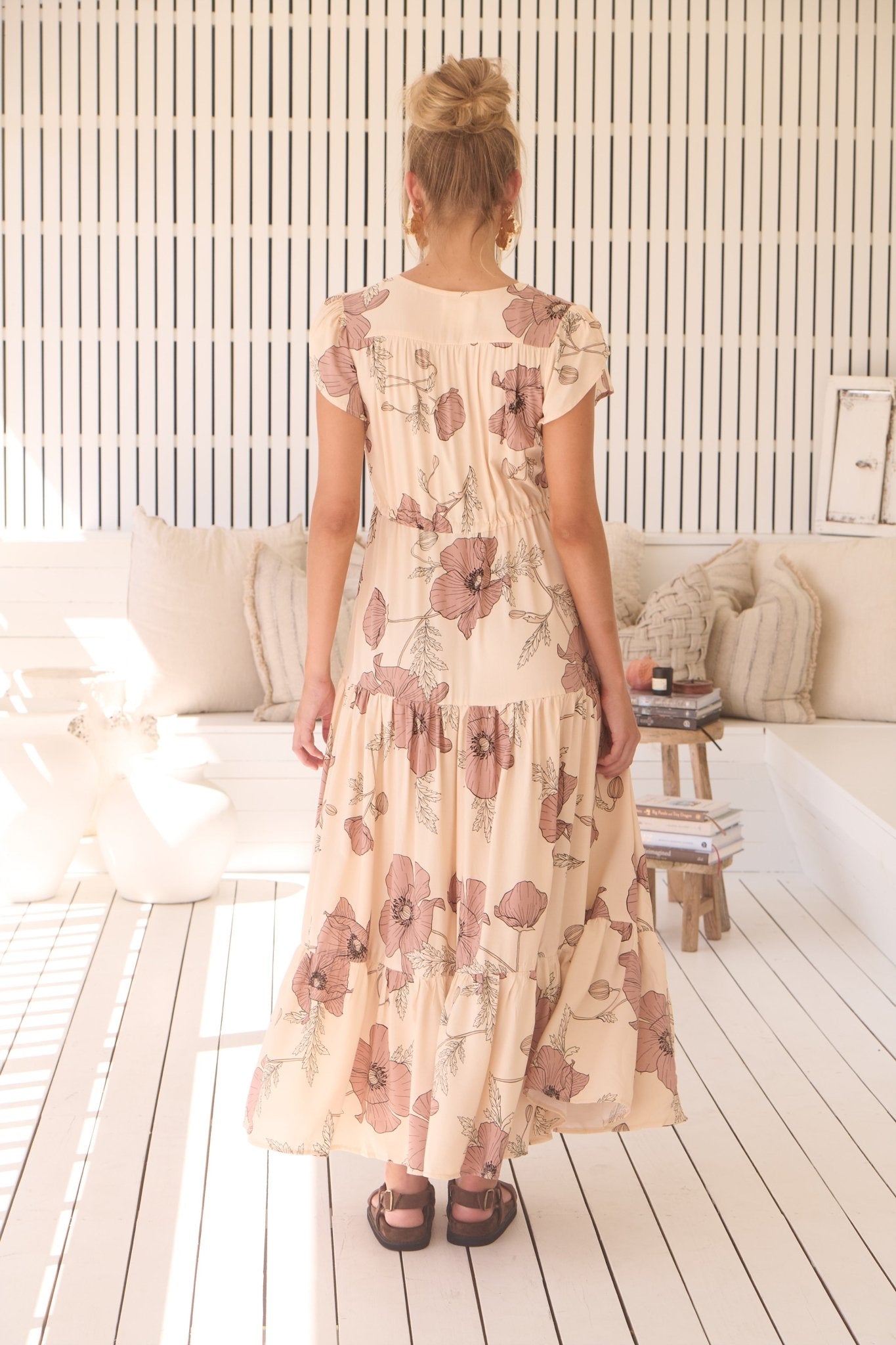 Maxikleid April mit Blumenmuster und V - Ausschnitt - Blossom Hair & Fashion