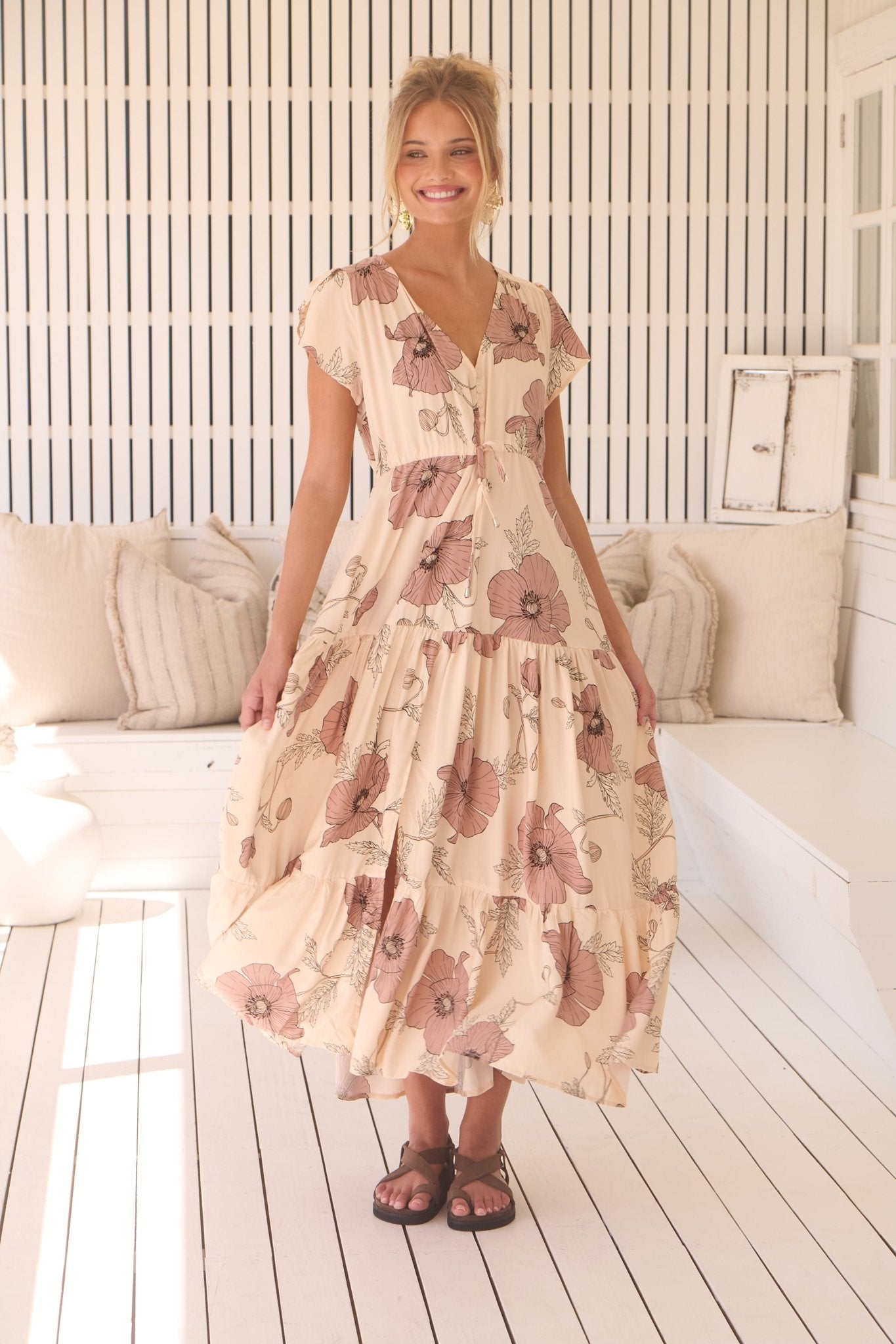 Maxikleid April mit Blumenmuster und V - Ausschnitt - Blossom Hair & Fashion