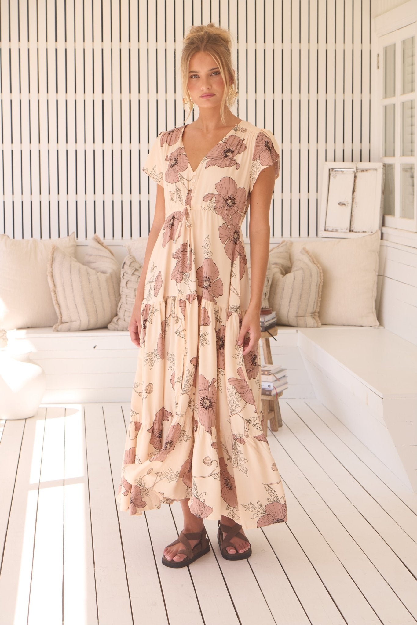 Maxikleid April mit Blumenmuster und V - Ausschnitt - Blossom Hair & Fashion