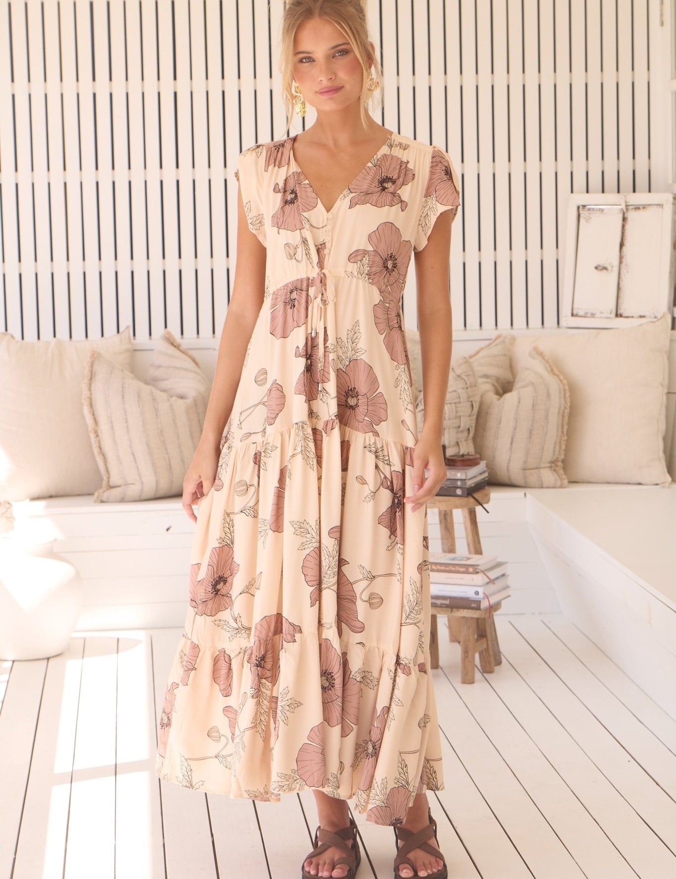 Maxikleid April mit Blumenmuster und V - Ausschnitt - Blossom Hair & Fashion