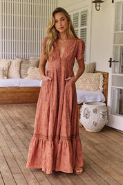 Maxikleid aus 100% Baumwolle mit Stickerei – Femininer Boho - Look - Blossom Hair & Fashion