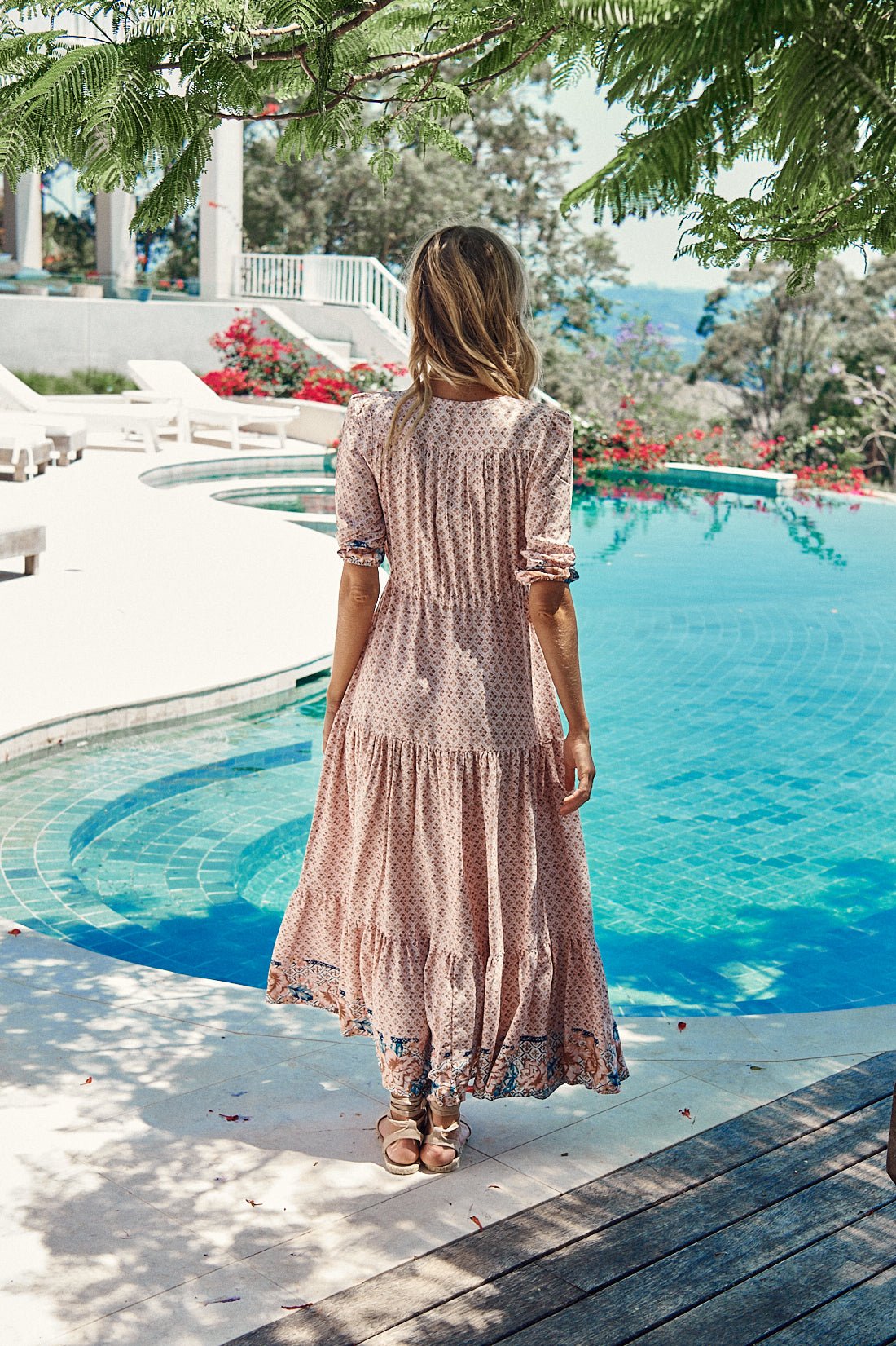 Maxikleid Liberty mit Muster und V - Ausschnitt - Blossom Hair & Fashion