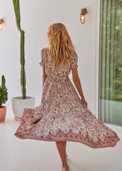 Maxikleid mit Blumenmuster und V - Ausschnitt - Blossom Hair & Fashion