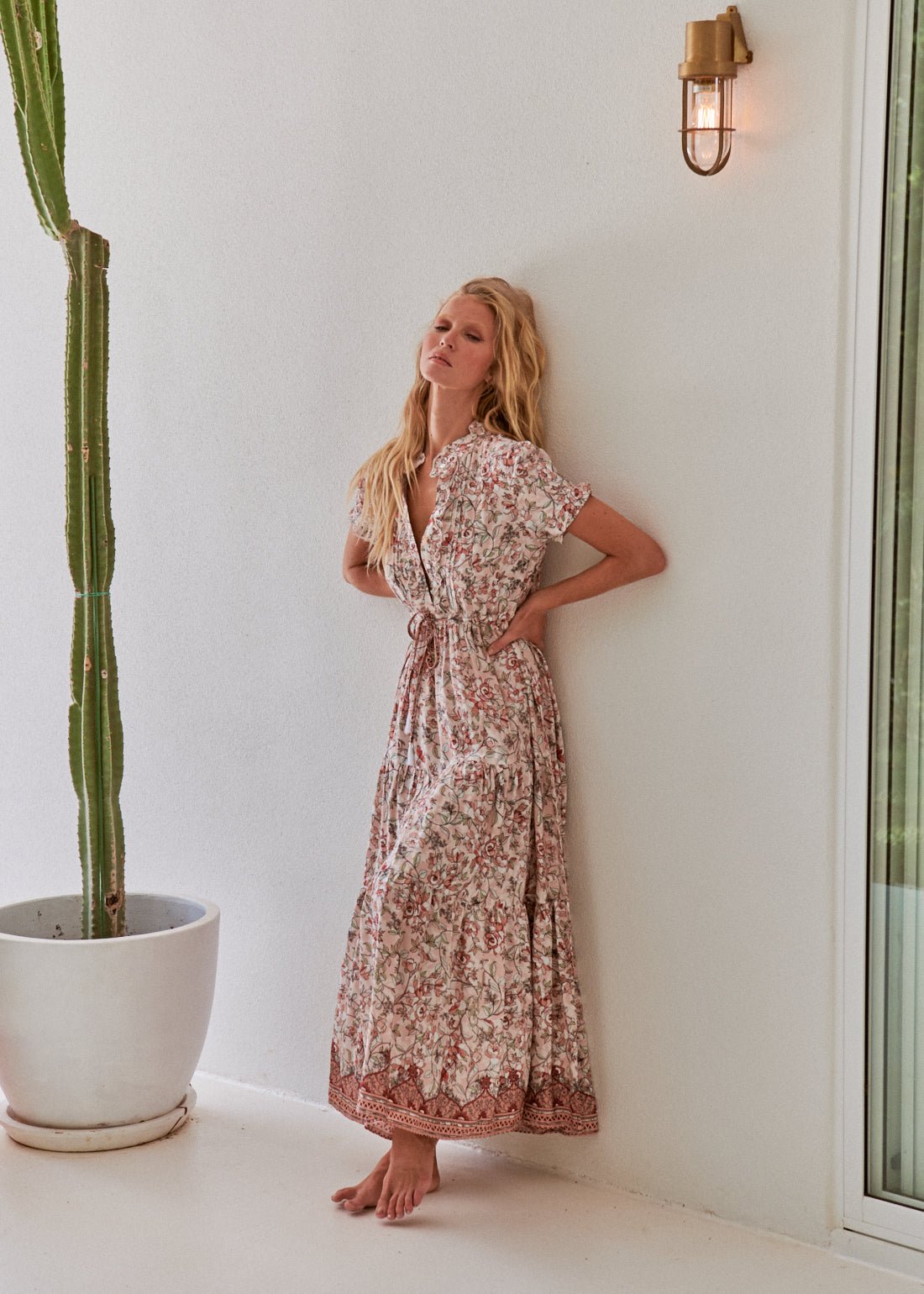 Maxikleid mit Blumenmuster und V - Ausschnitt - Blossom Hair & Fashion