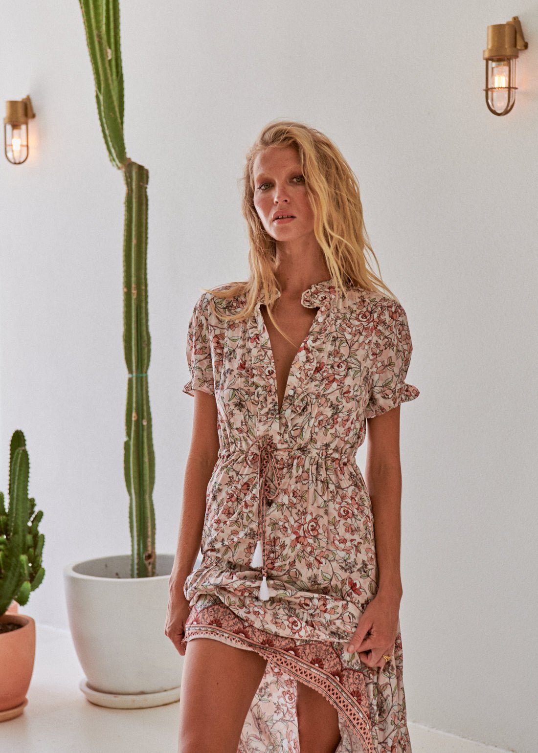 Maxikleid mit Blumenmuster und V - Ausschnitt - Blossom Hair & Fashion