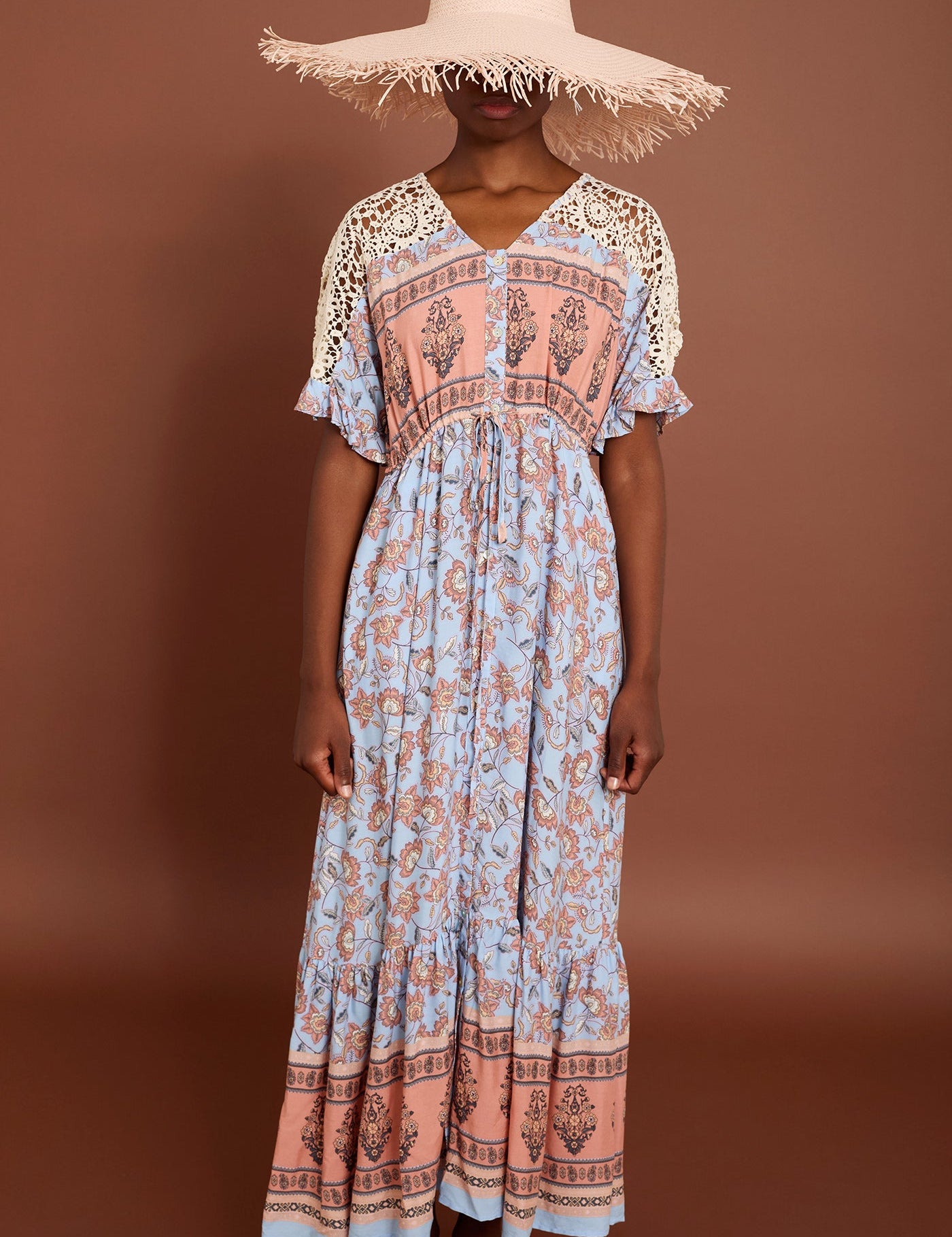 Maxikleid mit Häkel - Details & Boho - Print - Blossom Hair & Fashion