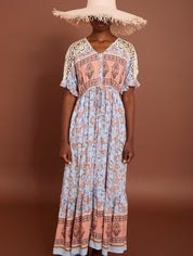 Maxikleid mit Häkel - Details & Boho - Print - Blossom Hair & Fashion