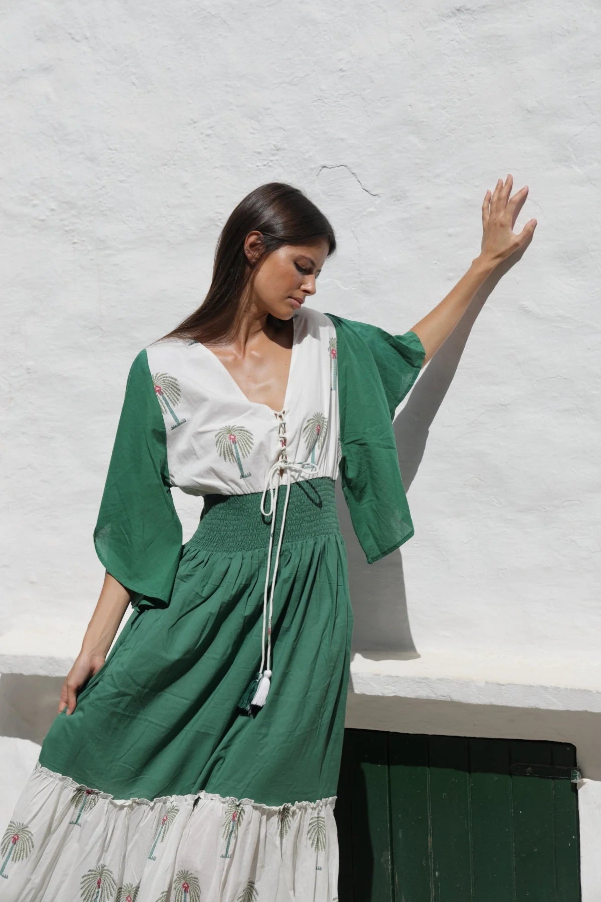 Maxikleid mit Palmenprint und Bindedetail - Blossom Hair & Fashion