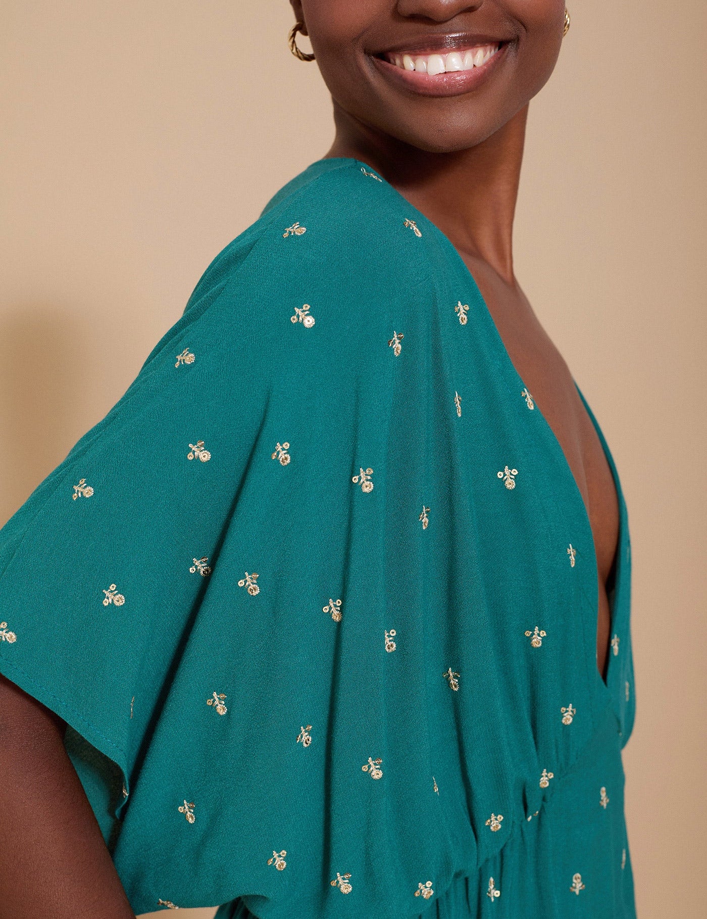 Maxikleid mit Stickerei in Smaragdgrün - Blossom Hair & Fashion