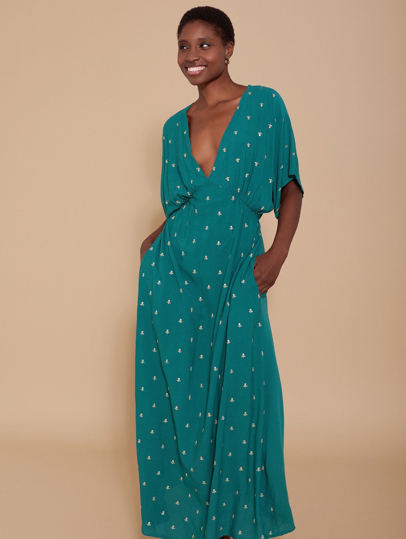Maxikleid mit Stickerei in Smaragdgrün - Blossom Hair & Fashion