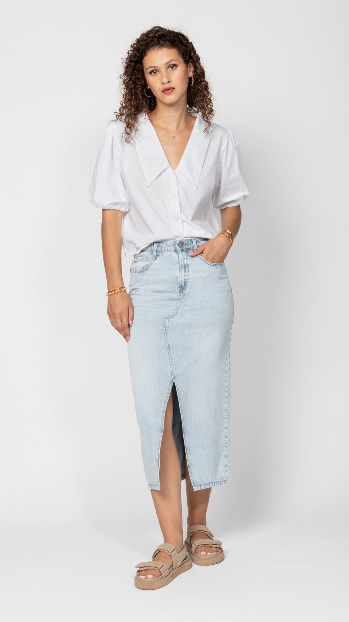 Midi - Jeansrock mit Gehschlitz in Hellblau - Blossom Hair & Fashion