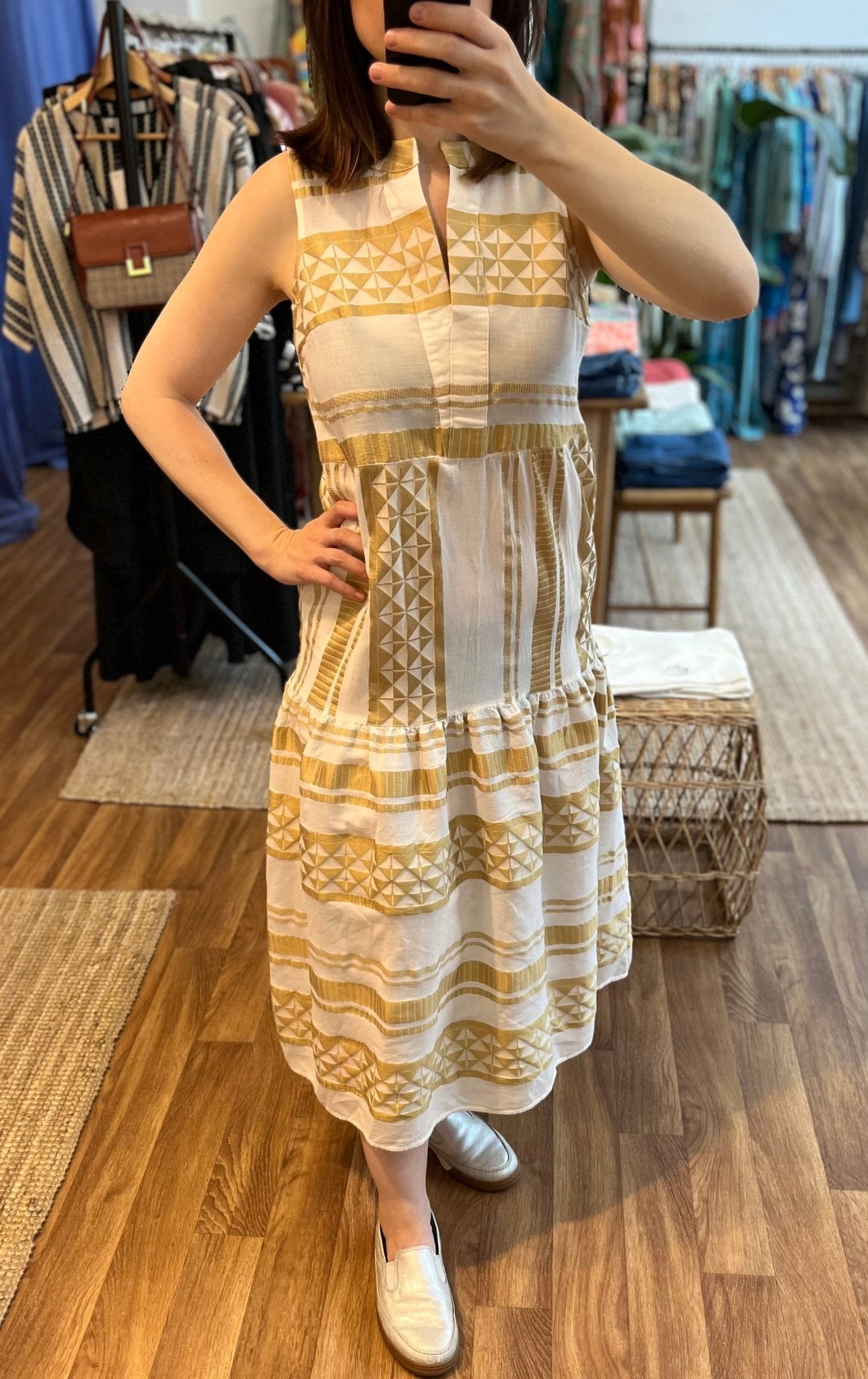 Midi Kleid ärmellos mit goldenen Mustern - Blossom Hair & Fashion