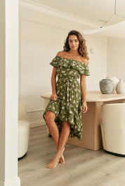 Midikleid in Salbeigrün mit Blumenmuster und Volants - Blossom Hair & Fashion