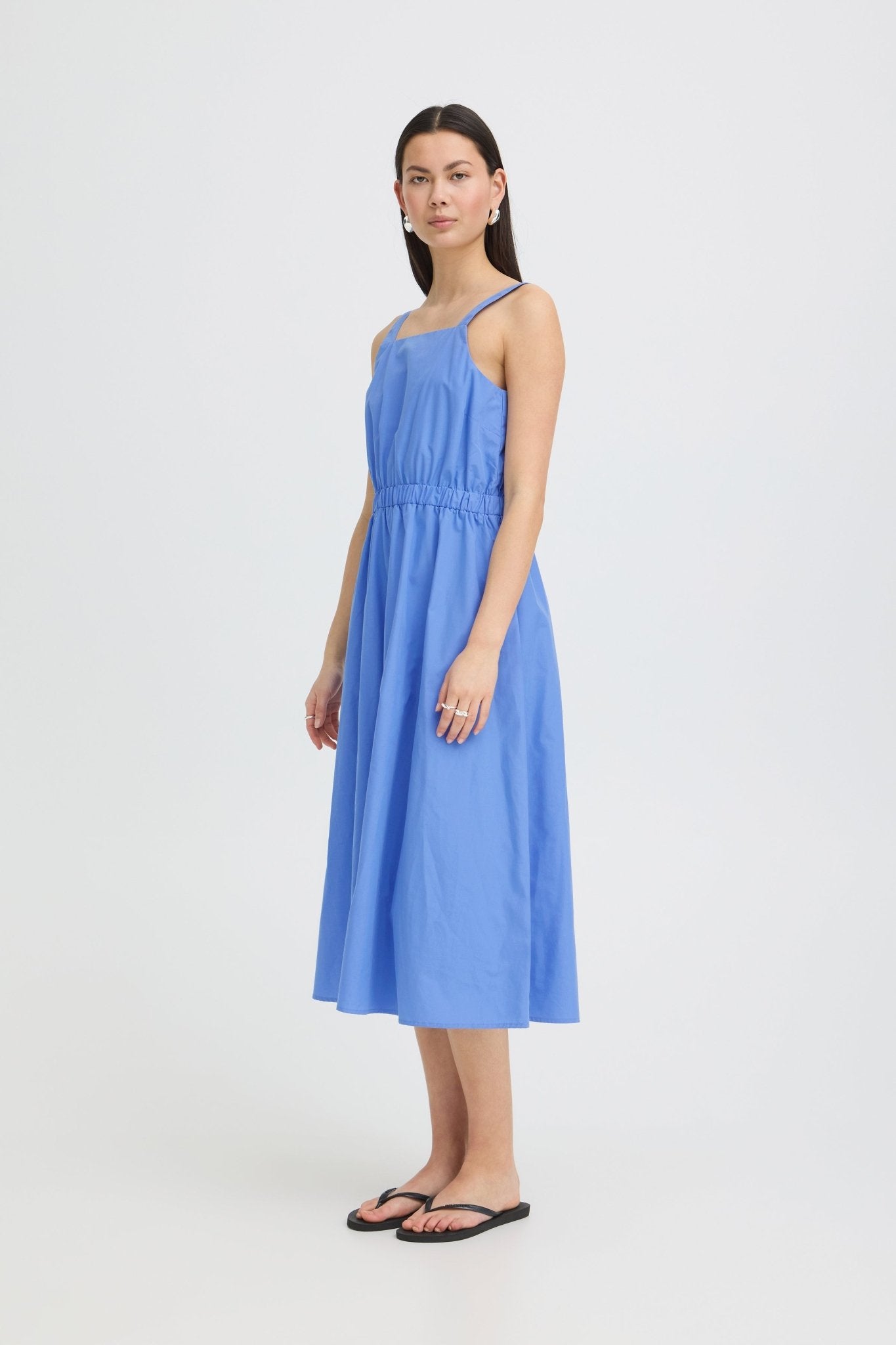Midikleid mit eckigem Ausschnitt in Blau - Blossom Hair & Fashion