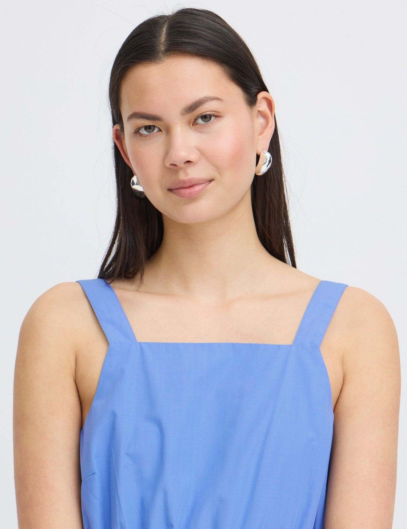 Midikleid mit eckigem Ausschnitt in Blau - Blossom Hair & Fashion