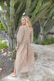 Midikleid mit floralem Muster und Stufenrock - Blossom Hair & Fashion