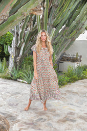Midikleid mit floralem Muster und Stufenrock - Blossom Hair & Fashion