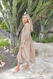 Midikleid mit floralem Muster und Stufenrock - Blossom Hair & Fashion