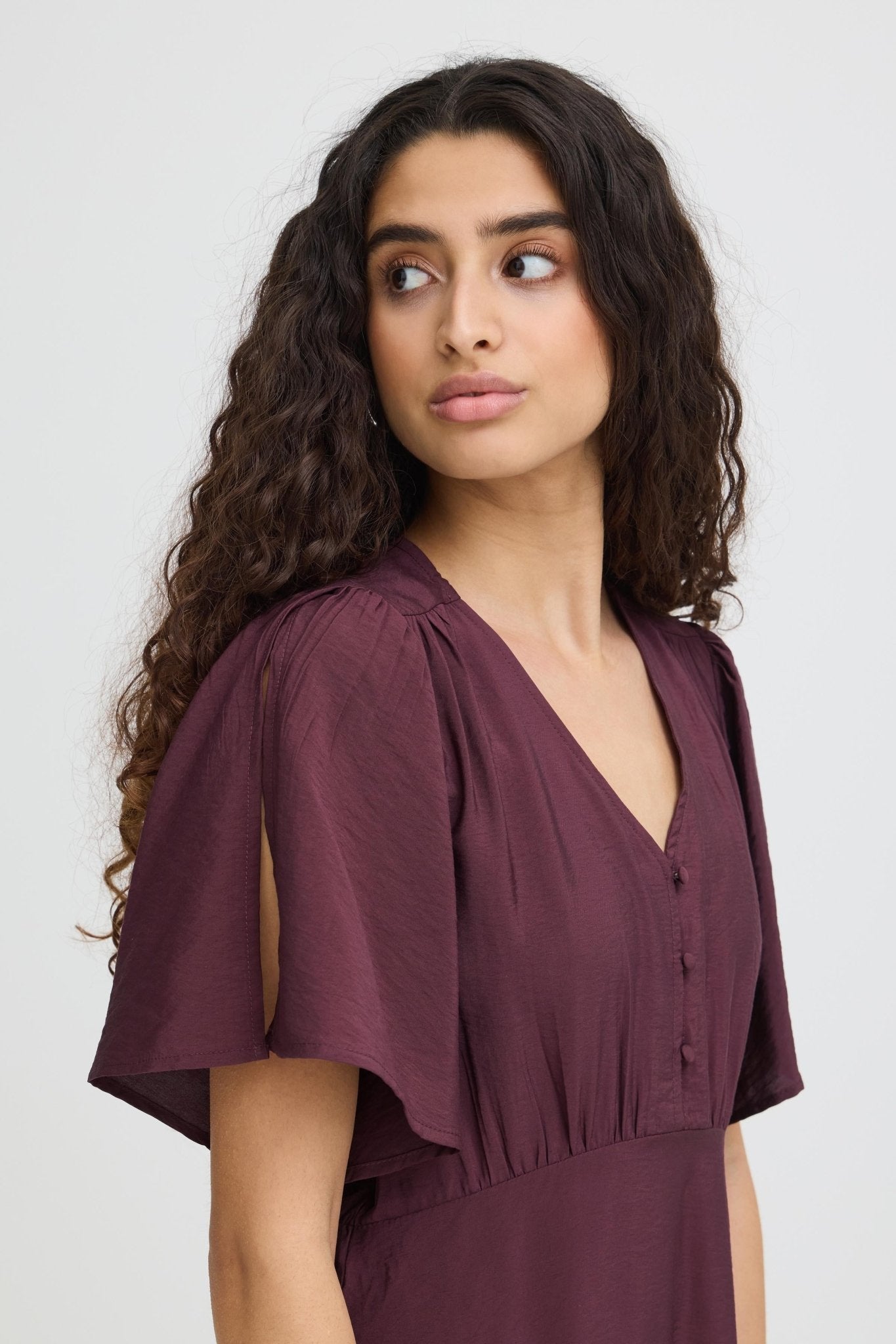 Midikleid mit V-Ausschnitt in Bordeaux - Blossom Hair & Fashion