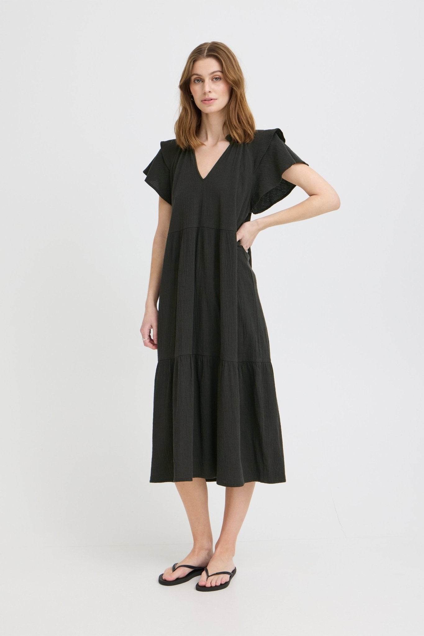 Midikleid mit V - Ausschnitt und Stufenrock - Blossom Hair & Fashion