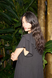 Midikleid mit V - Ausschnitt und Stufenrock - Blossom Hair & Fashion