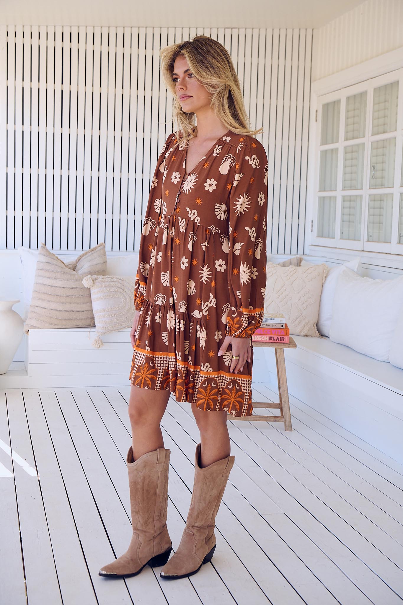 Minikleid Damen mit V - Ausschnitt und Allovermuster - Blossom Hair & Fashion