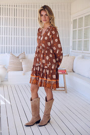 Minikleid Damen mit V - Ausschnitt und Allovermuster - Blossom Hair & Fashion