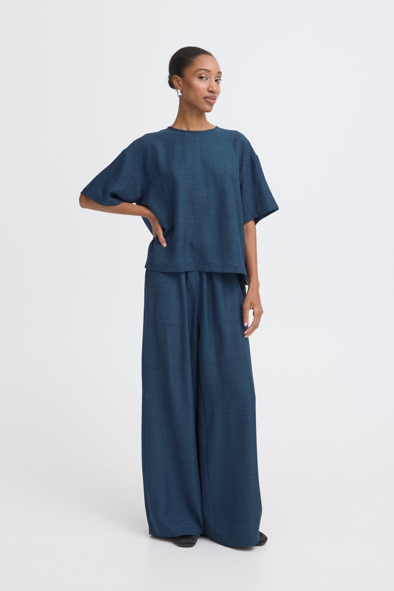 Oversize Bluse in Dunkelbla - Blossom Hair & Fashion