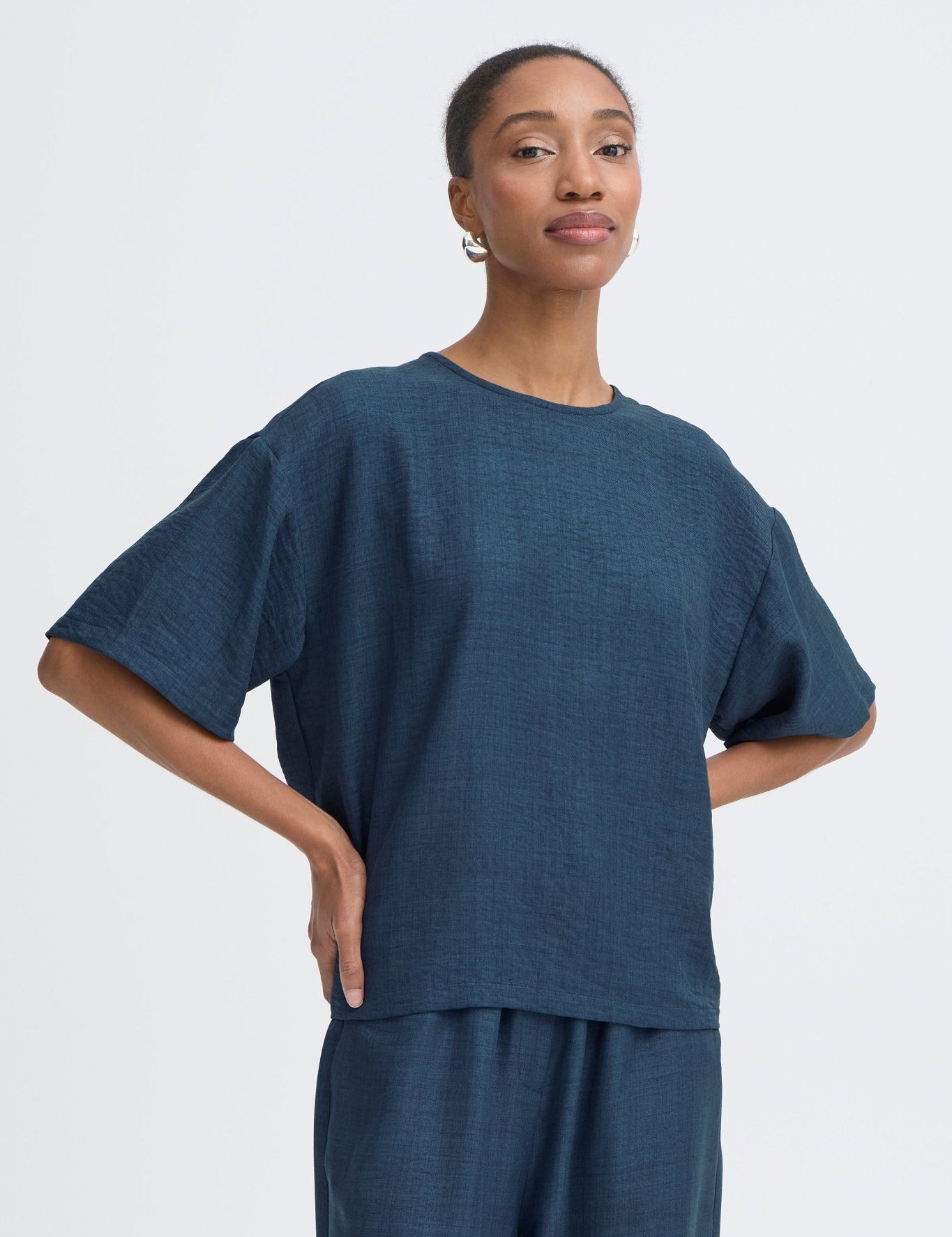 Oversize Bluse in Dunkelbla - Blossom Hair & Fashion