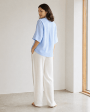 Oversize Bluse mit Stehkragen Hellblau, Grün oder Rosa - Blossom Hair & Fashion