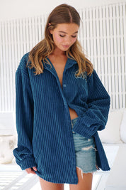 Oversize - Hemd mit Rippenstruktur und Stickerei in Blau oder Beige - Blossom Hair & Fashion
