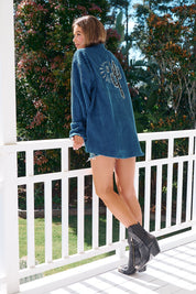 Oversize - Hemd mit Rippenstruktur und Stickerei in Blau oder Beige - Blossom Hair & Fashion