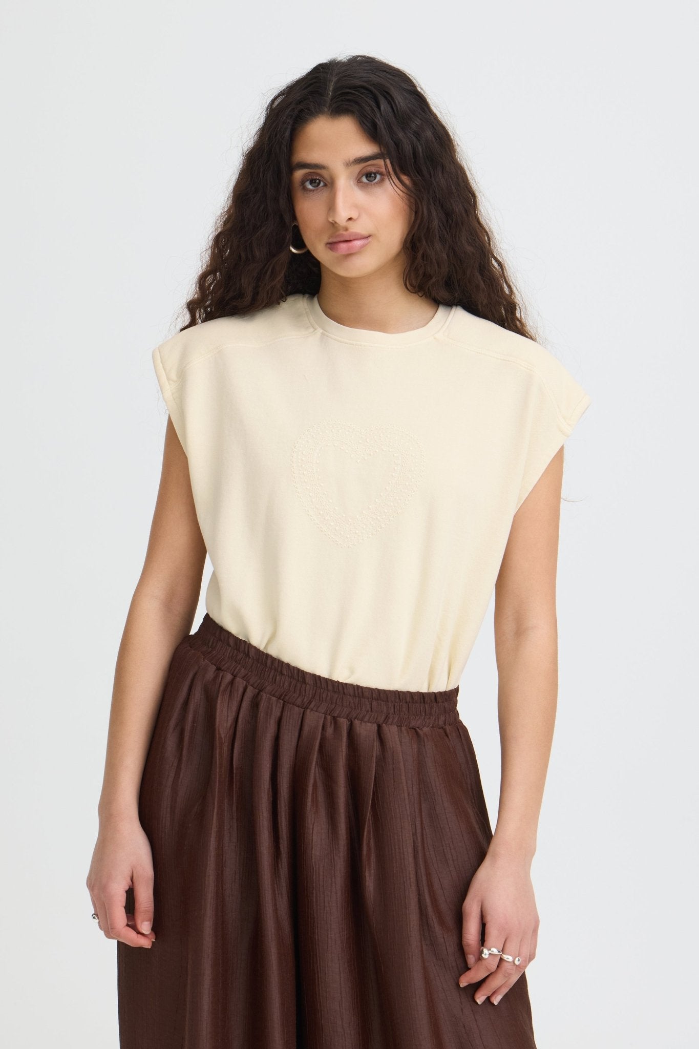 Oversize Shirt mit Herzdetail Creme - Blossom Hair & Fashion
