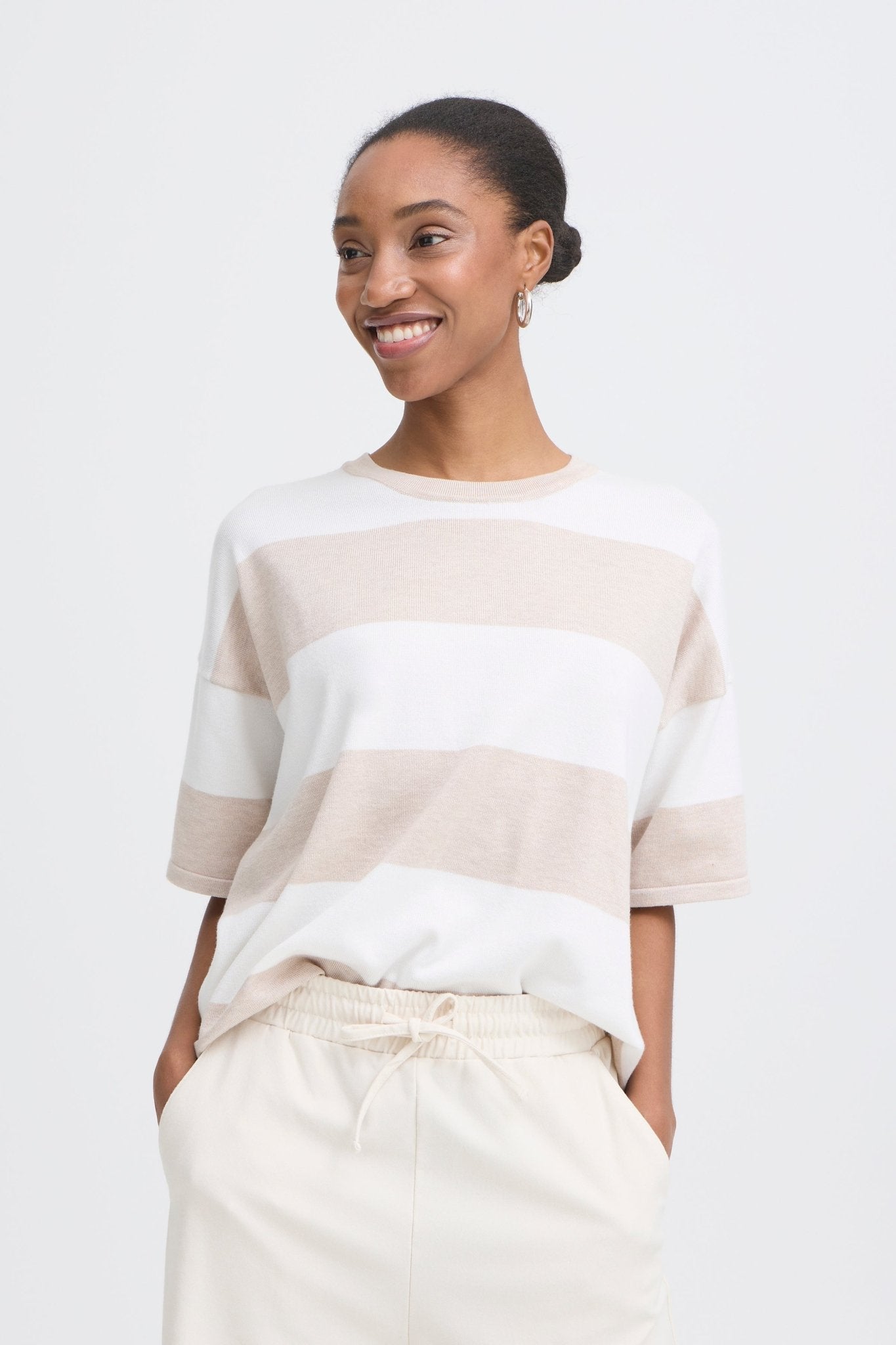 Oversize T-Shirt in Creme und mit Streifen - Blossom Hair & Fashion